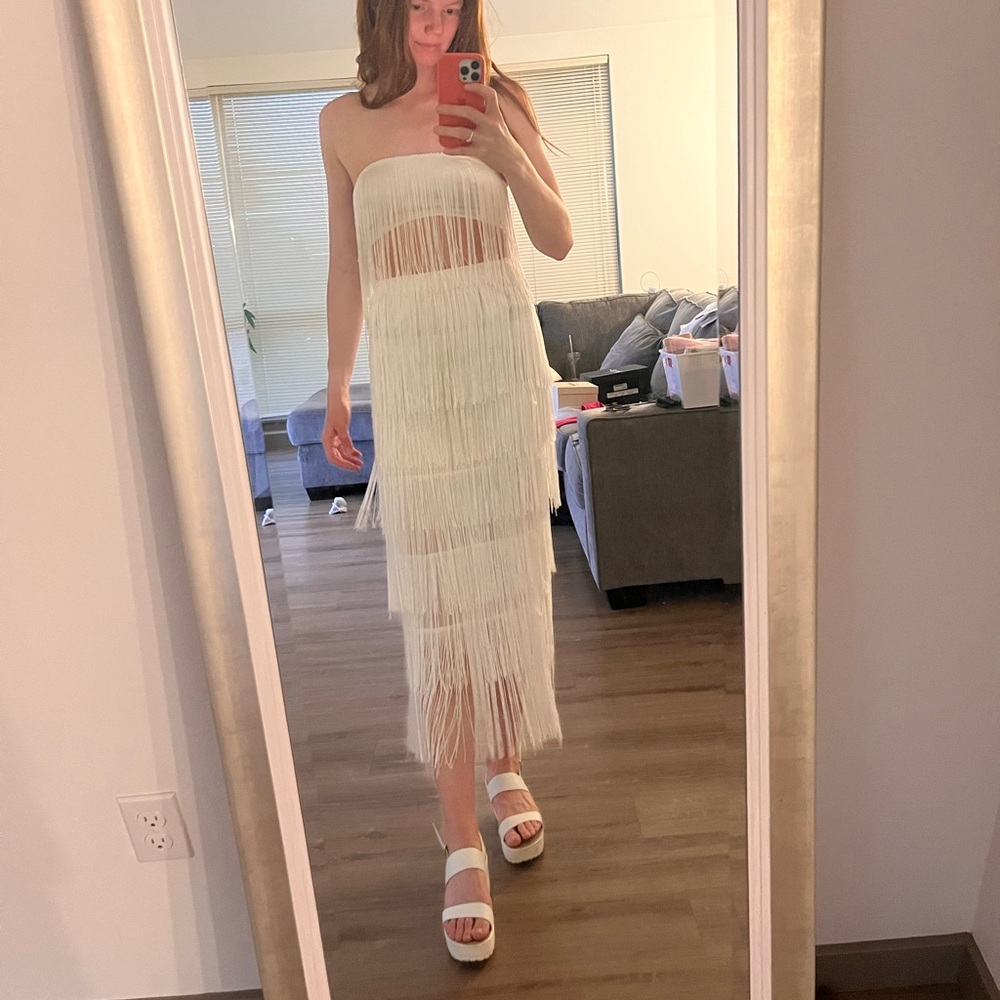 Showpo white fringe set size 2